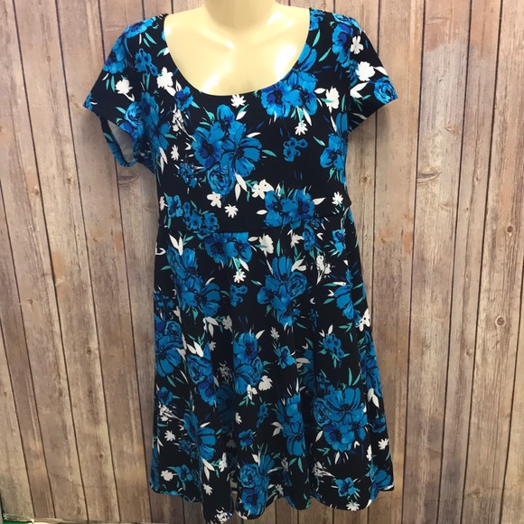 Sold TORRID 1X blue floral skater dress - Picture 2 of 8